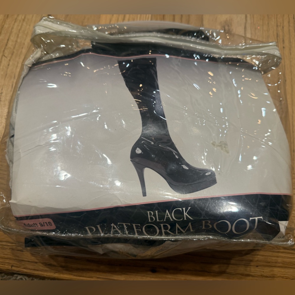 Elegant Black Heeled Boots